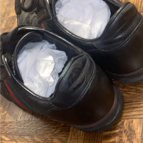 Men’s size 9.5 GUCCI shoes good condition look at pictures before you buy - Picture 5 of 6